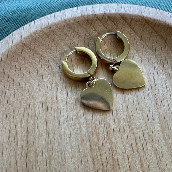NEW Stainlees Steel Gold Heart Dangle Hoop Earrings - Picture 2 of 9